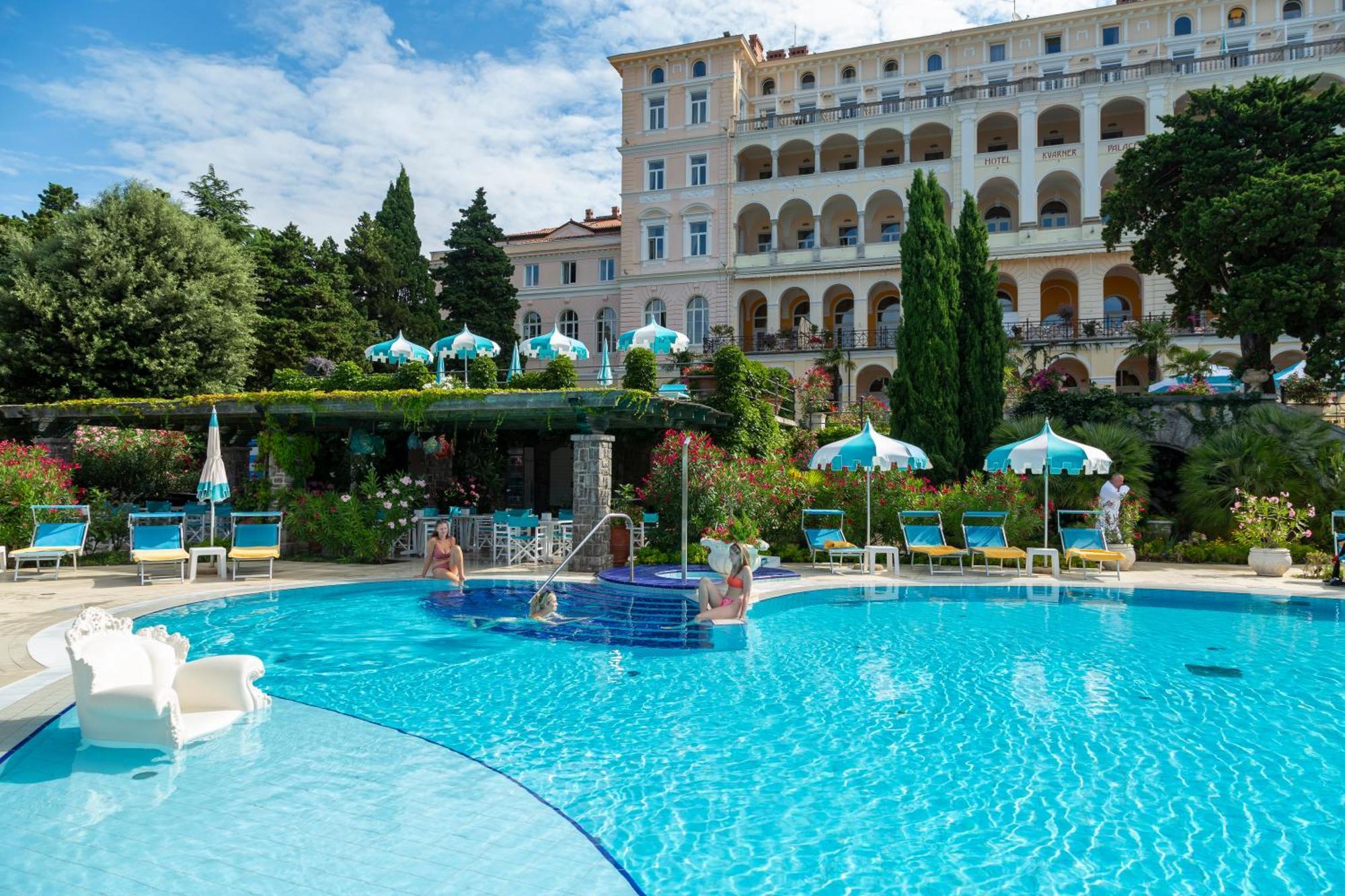 Hotel Kvarner Palace Crikvenica Exteriör bild