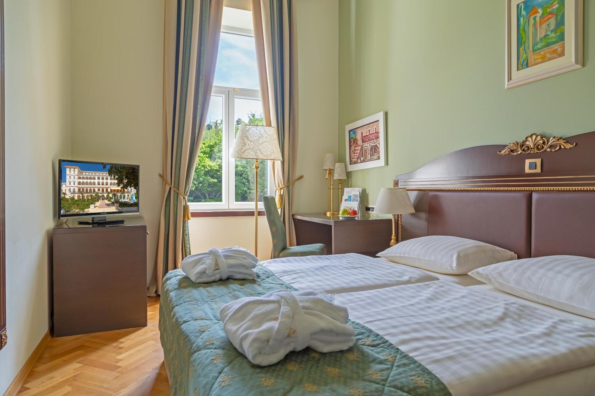 Hotel Kvarner Palace Crikvenica Exteriör bild