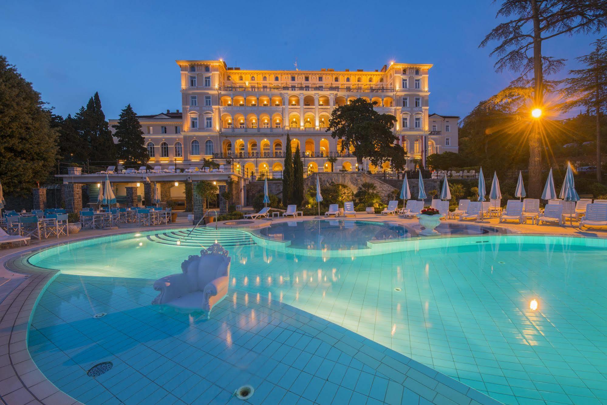 Hotel Kvarner Palace Crikvenica Exteriör bild